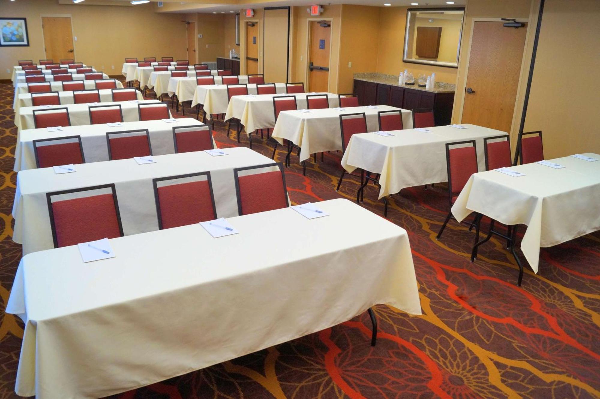 Hampton Inn Altoona Dış mekan fotoğraf