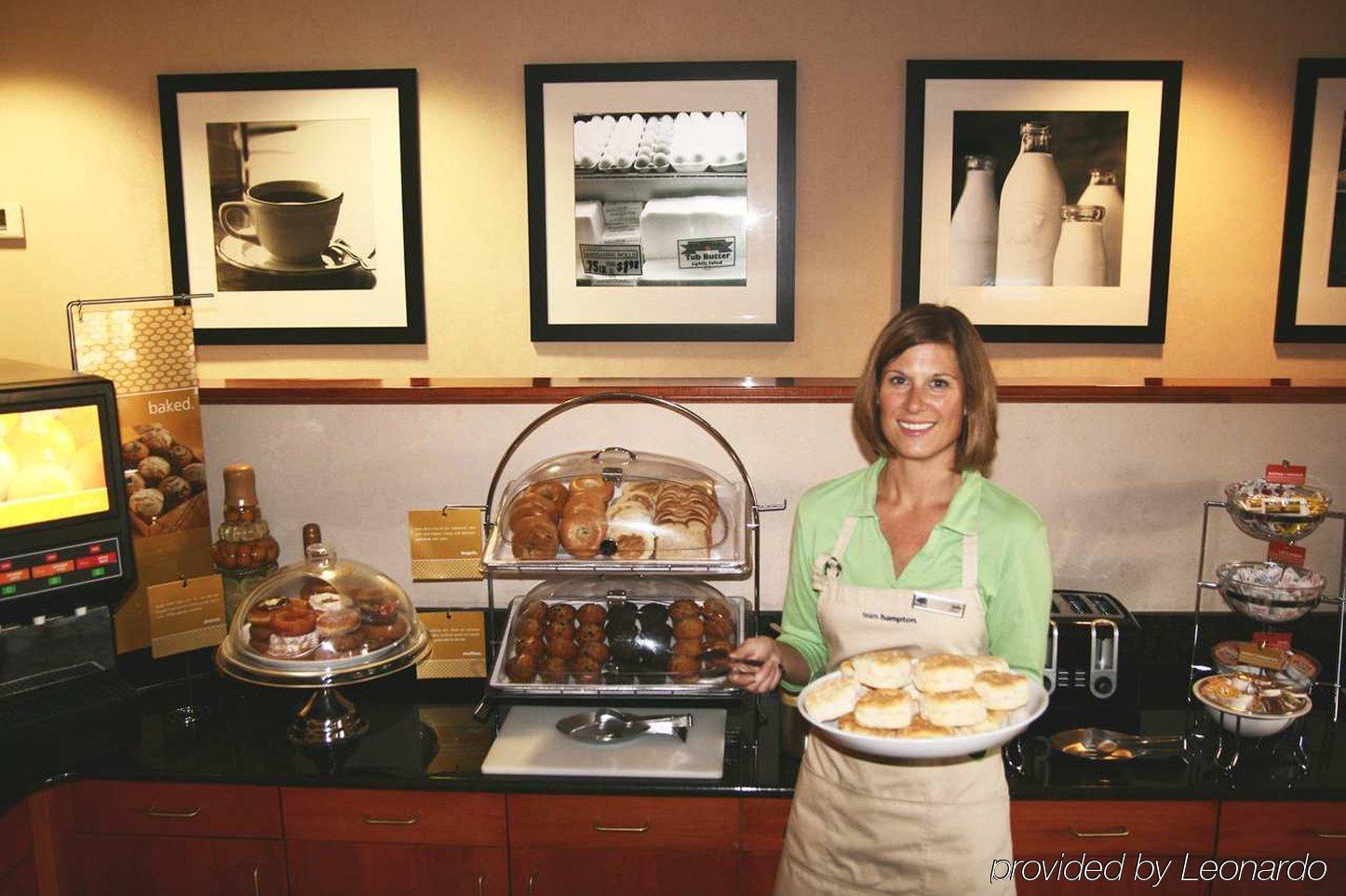 Hampton Inn Altoona Restoran fotoğraf