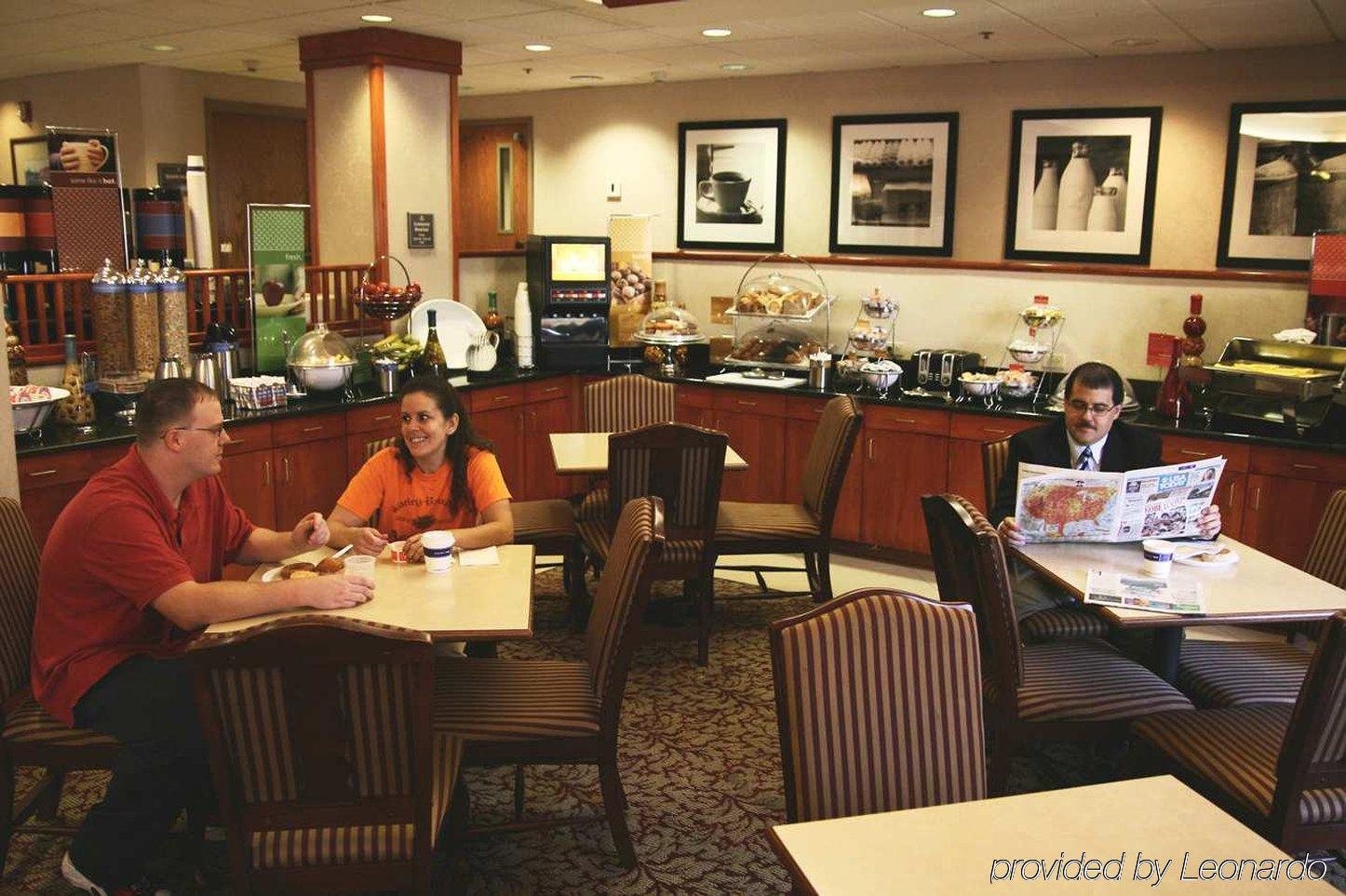 Hampton Inn Altoona Restoran fotoğraf